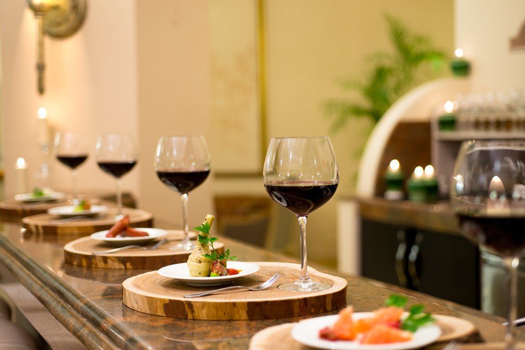 Herods Boutique Eilat A Premium Collection By Fattal Hotels Eksteriør bilde Wine and tapas