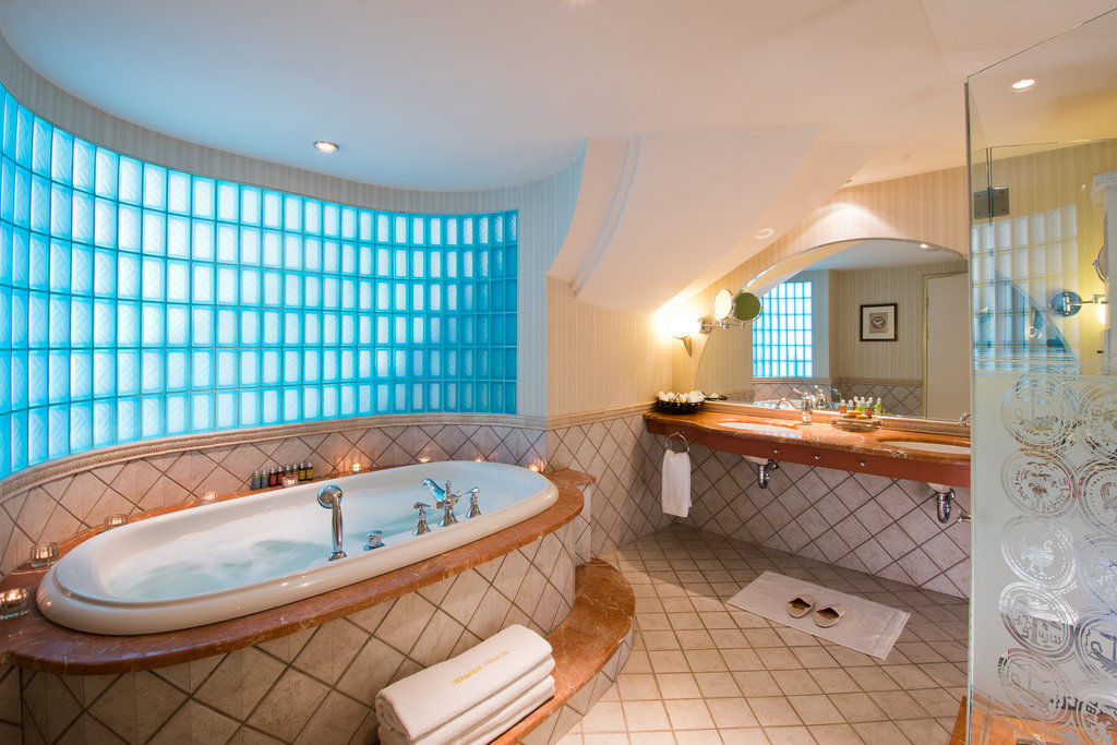 Herods Boutique Eilat A Premium Collection By Fattal Hotels Eksteriør bilde A bathroom in a hotel